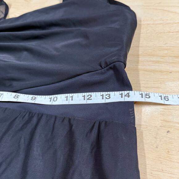 Miraclesuit NWOT Network News Alina Swim Dress Black Size 16 Underwire Slimming - Picture 10 of 12